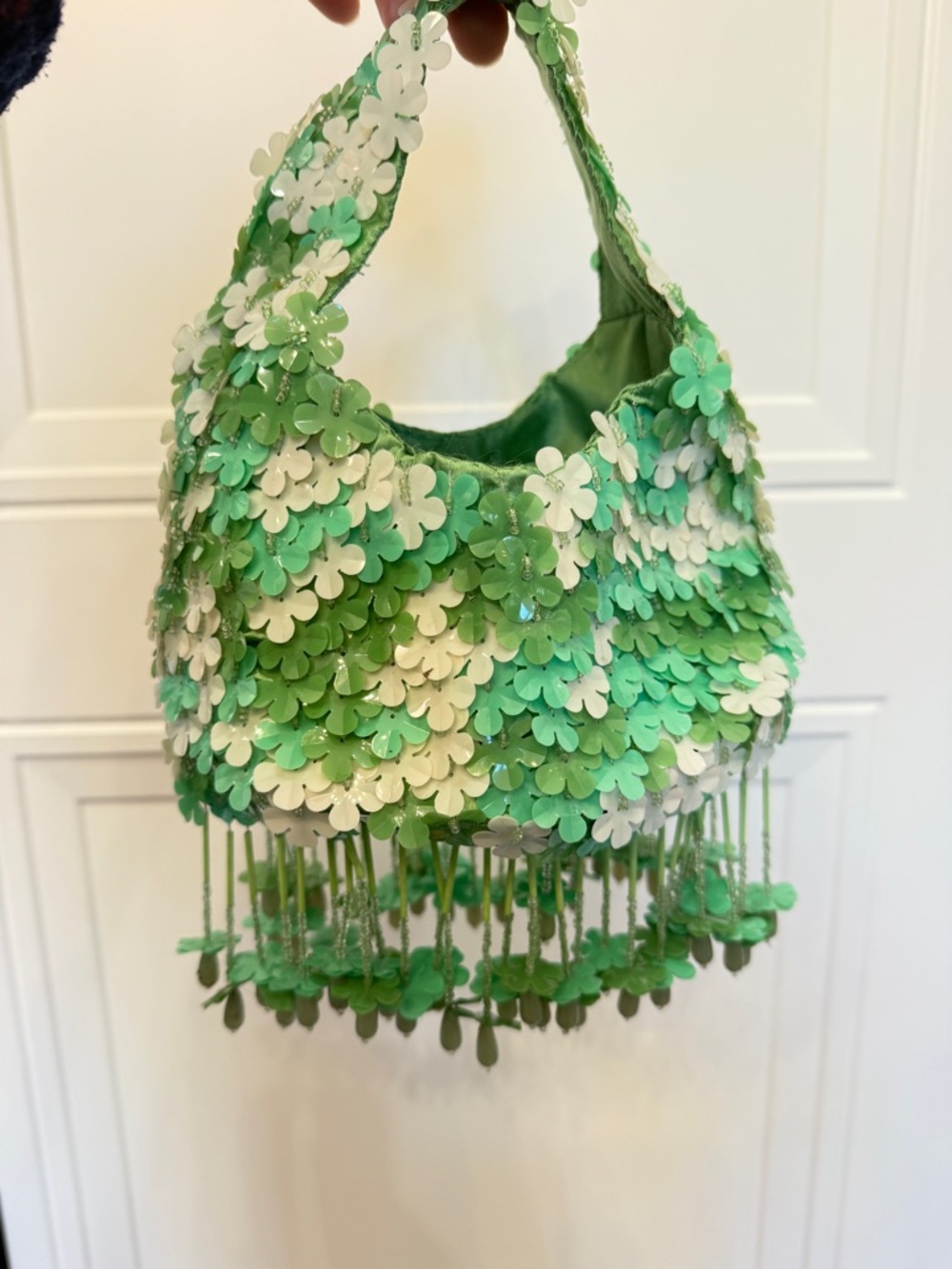 NWOT GREEN AND WHITE BEADED SEQUIN MINI PURSE FLORAL